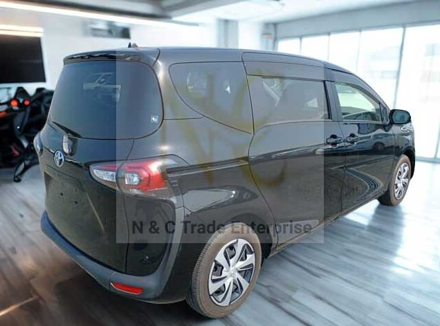 toyota-sienta